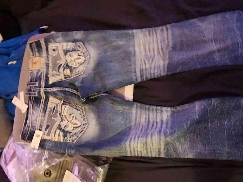 Review Thumbnail Image 2 237961813