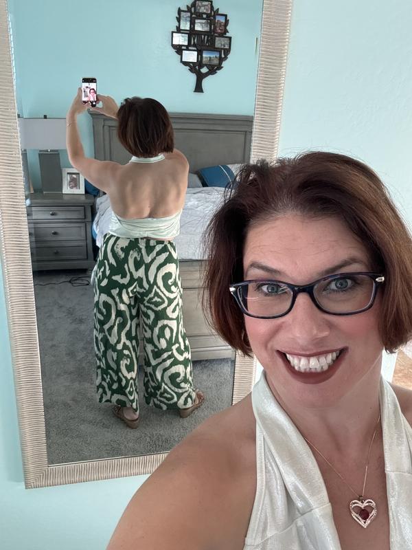 I love the colors and how it looks on.