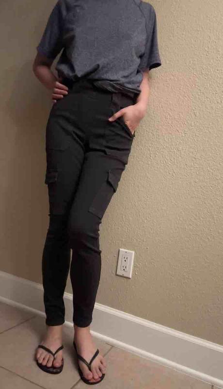 Spanx Stretch Twill Ankle Cargo Pants in Washed Black Size XS