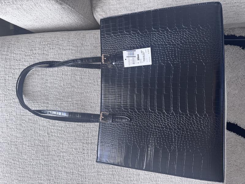 Customer photo for "Received a FAKE BEIS Tote"