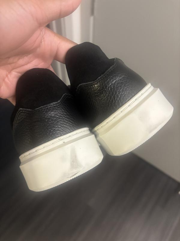 Customer photo for "Used sneakers sold as new"