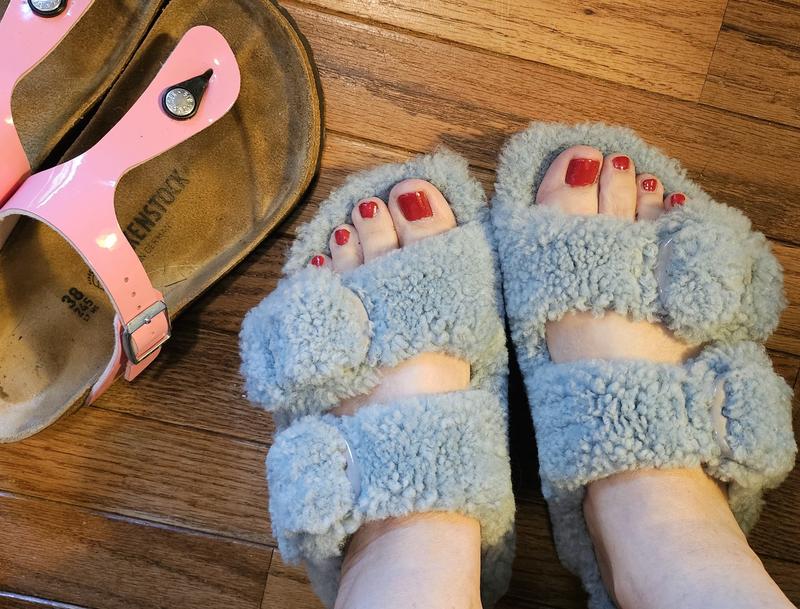 Lovely shearling Birks!