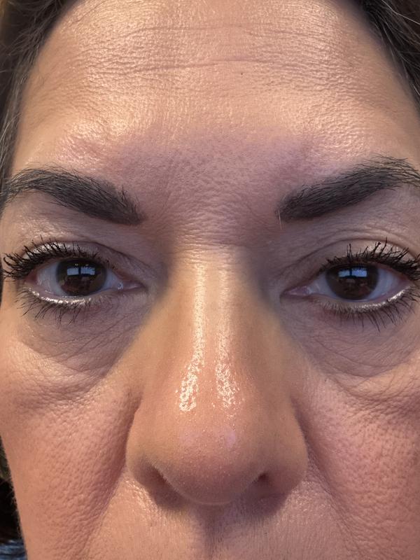 Customer photo for "I love the way it enhanced my eyelashes."