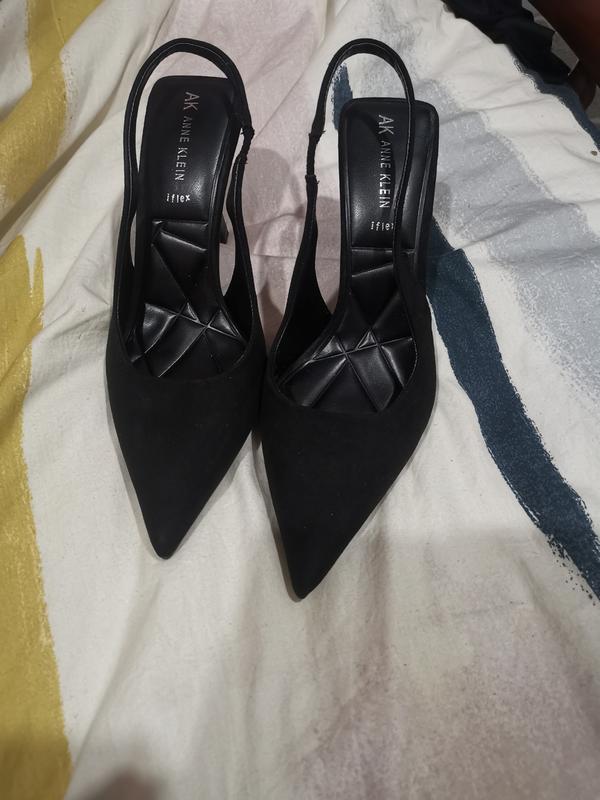Customer photo for "Wrong shoe received"