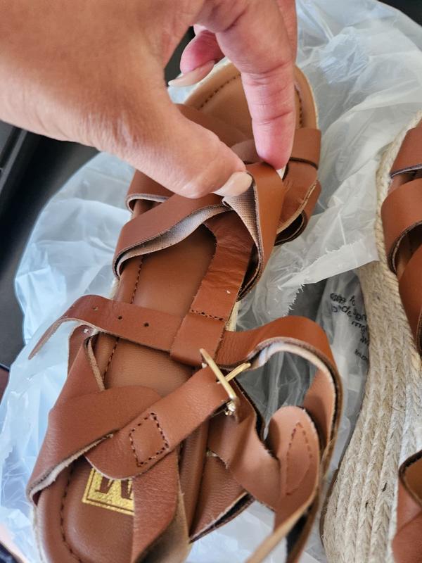 Customer photo for "Item arrived Damaged!"