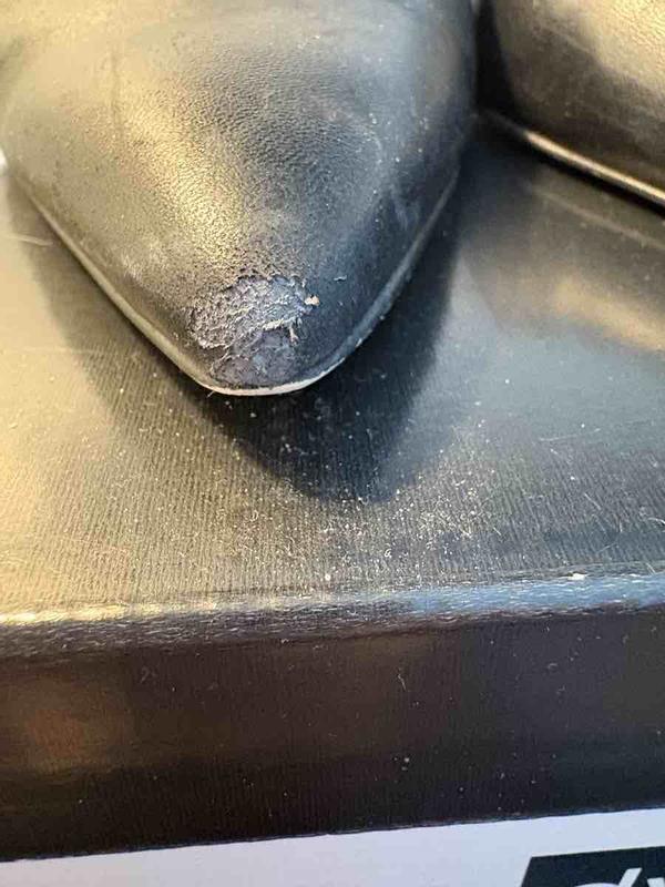 Customer photo for "comfortable but low quality"