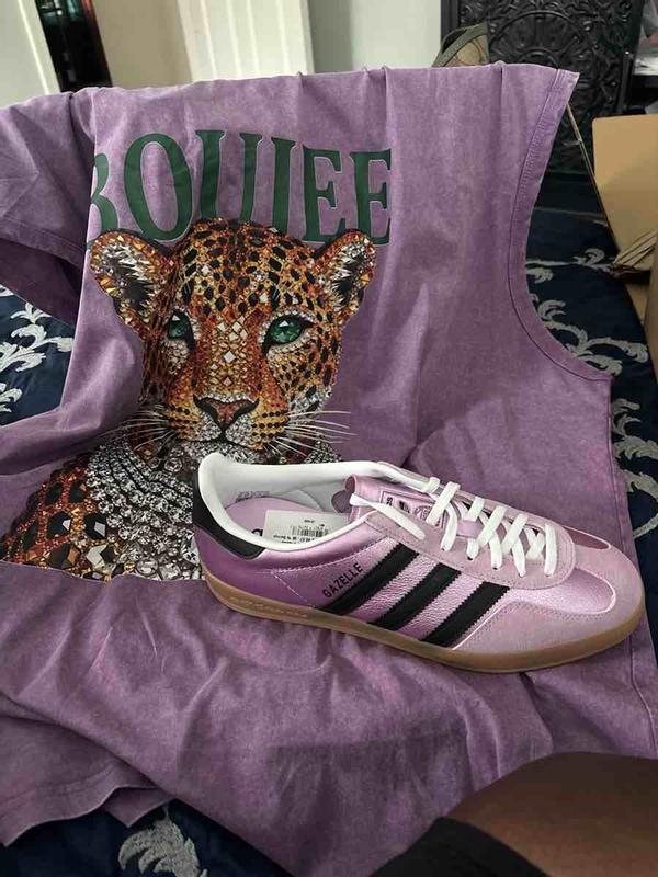 Customer photo for "Love the color!!"