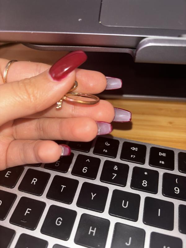 It turned my finger green