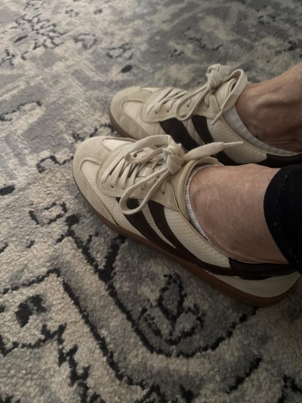 Oasis sneakers