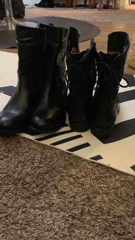 Customer photo for "easy to mach outfits. comfortable"