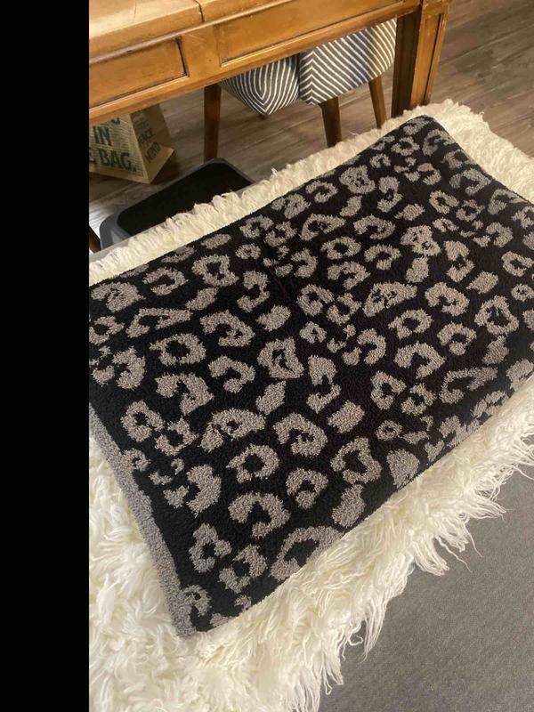 Love Barefoot Dreams throws