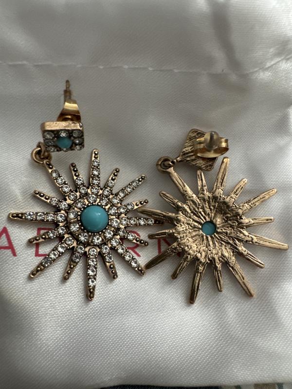 Customer photo for "DO NOT BUY. Knock off trash"