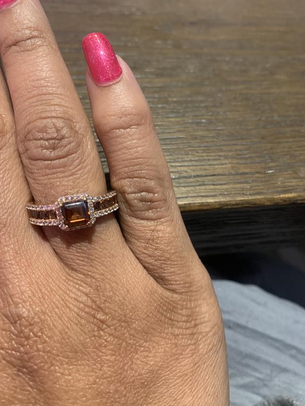 Looks Nothkng Like the Picture