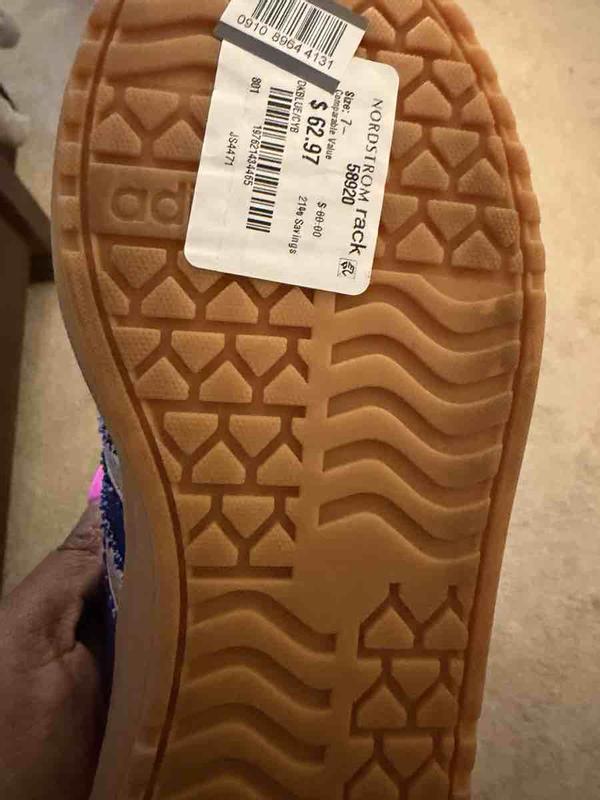 Customer photo for "Received used"
