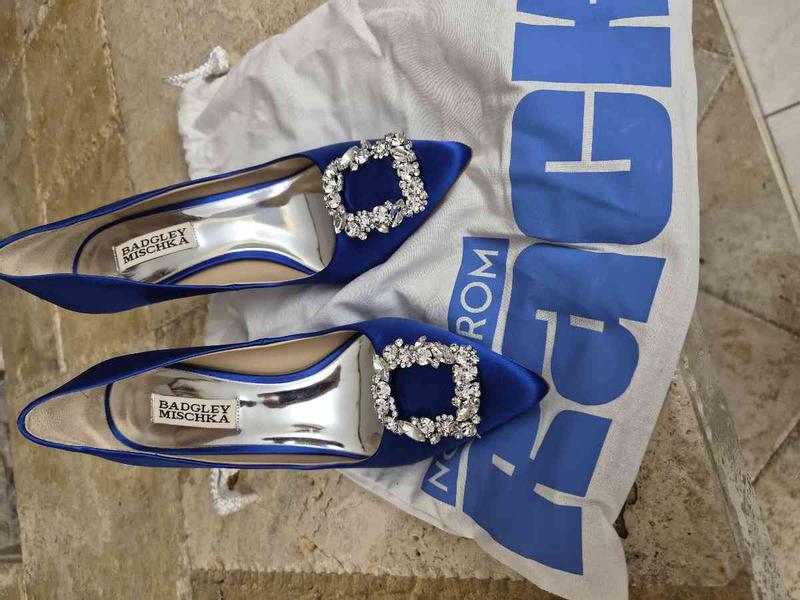 Worn before. BLUE color