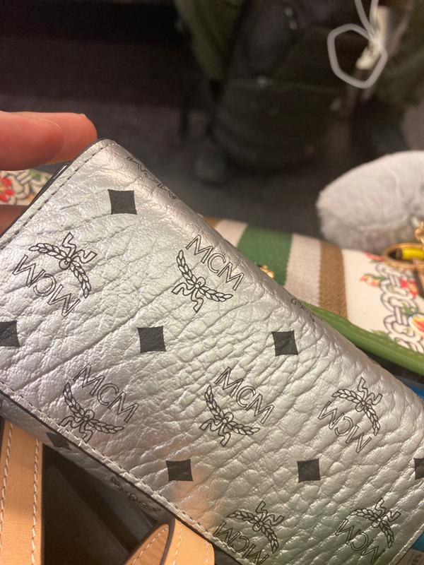 Review Thumbnail Image 0 196942361