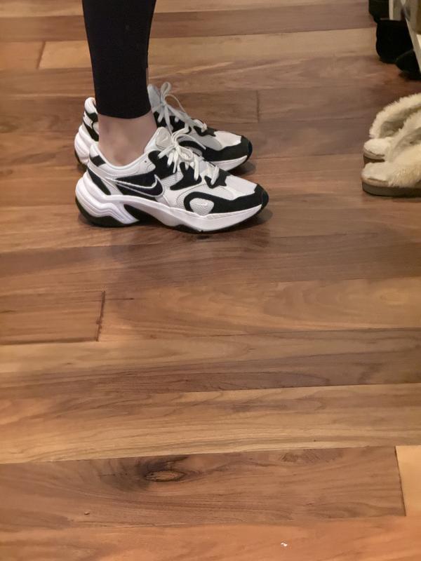 The comfiest travel trainer (from a Brit)