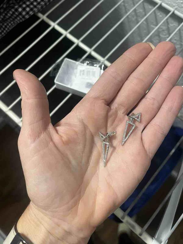 Customer photo for "nice earrings"