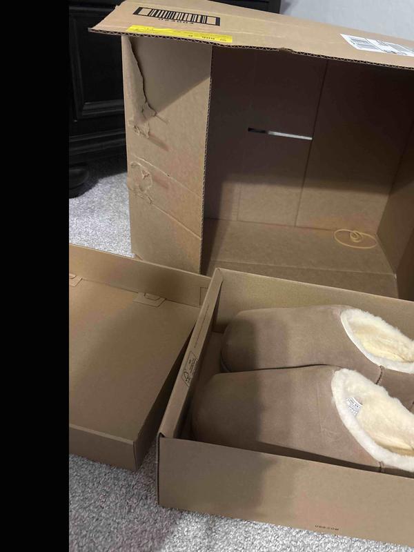 Terrible packing and looks used.