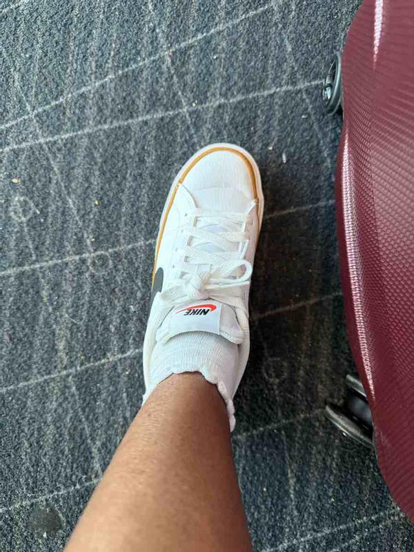 Customer photo for "Great Style, But Disappointed in the Quality"