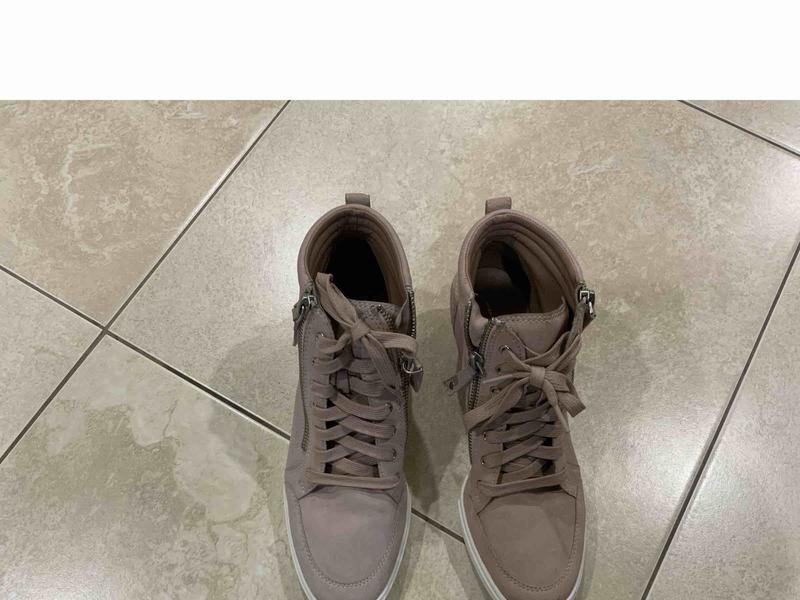 Review Thumbnail Image 0 226946898