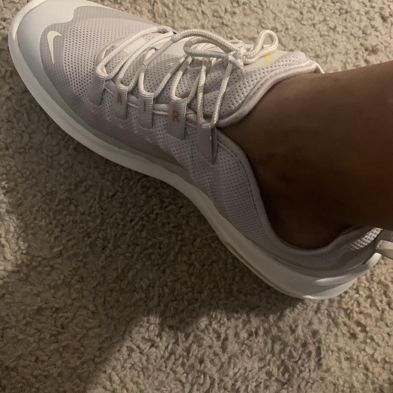 Nice shoe poor fitting