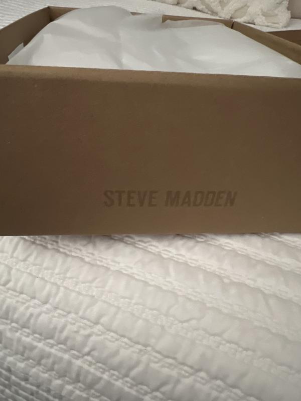 Love this sneaker shoes from Steven Maiden