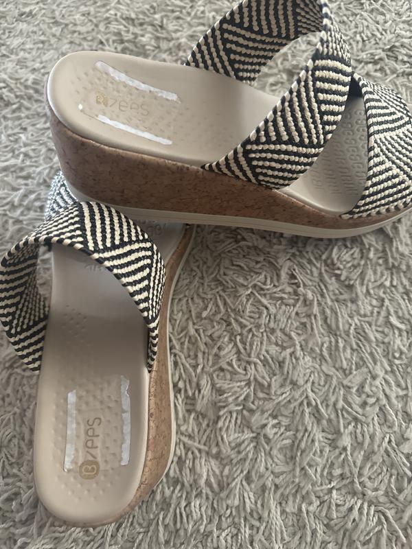 Review Thumbnail Image 0 235572317