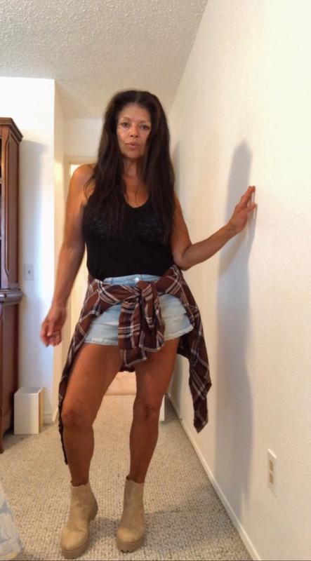 Review Thumbnail Image 0 219896076