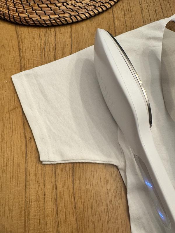 Customer photo for "Basically a hair straightener for clothes!!"