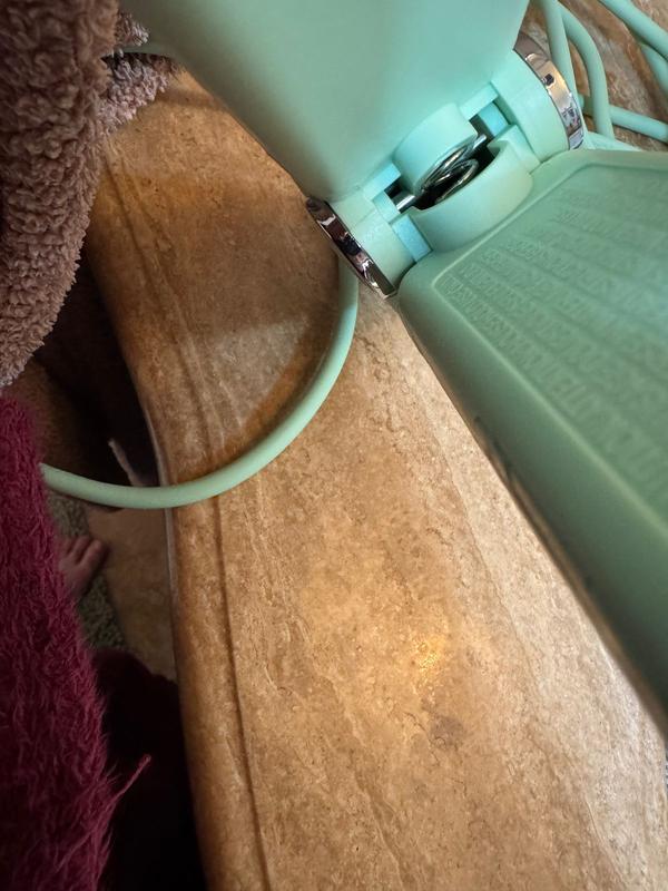 Customer photo for "Broke within 10 uses"