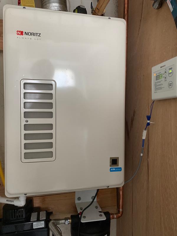 Noritz EZTR40-LP Liquid Propane 6.6 GPM 120000 BTU 120 Volt Residential  Whole House Tankless Water Heater - VentingPipe.com