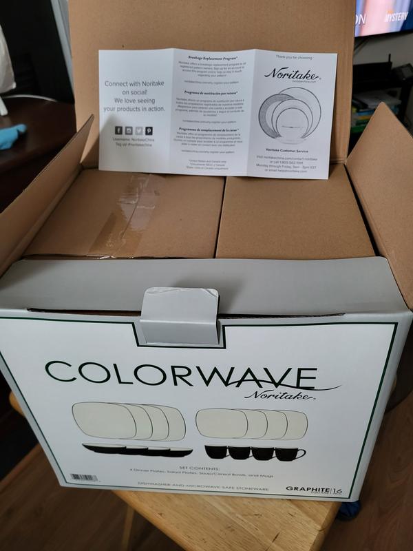 Noritake - Colorwave Graphite 16-Piece Square Dinnerware Set