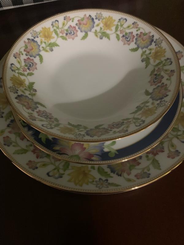 Customer carousel item 6.