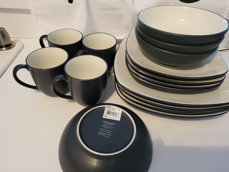 Noritake - Colorwave Graphite 16-Piece Square Dinnerware Set