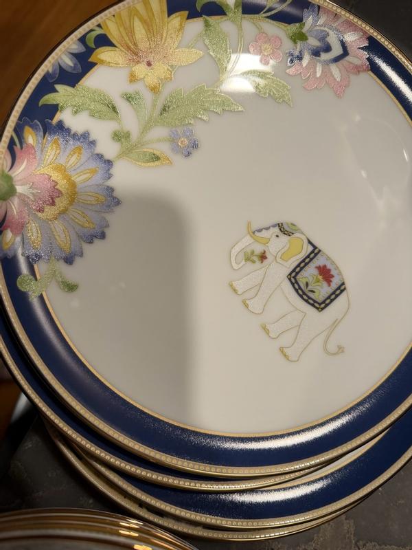 Customer carousel item 9.