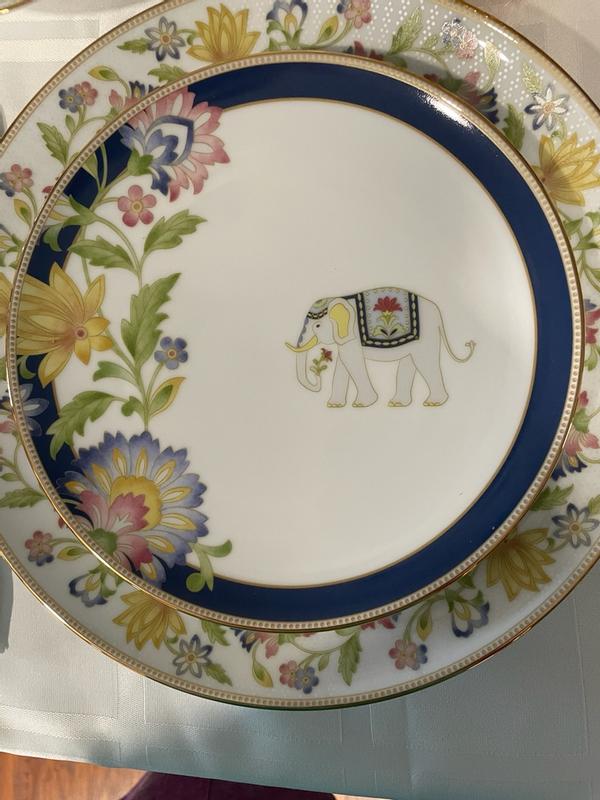 Customer carousel item 3.