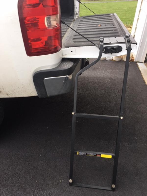 Traxion Tailgate Ladder 5-100 Truck Bed Easy Step Nice 