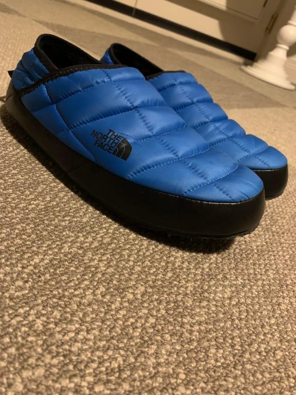 The north face men's slippers hot sale