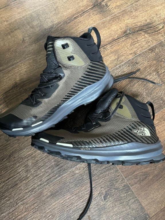 ノースフェイス　スローメモリーハイクミッドGORE-TEX THE NORTH FACE(ザ・ノース・フェイス) スロー メモリー ハイク ミッド