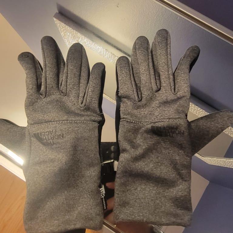 The North Face Tka 100 Glacier glove in gray