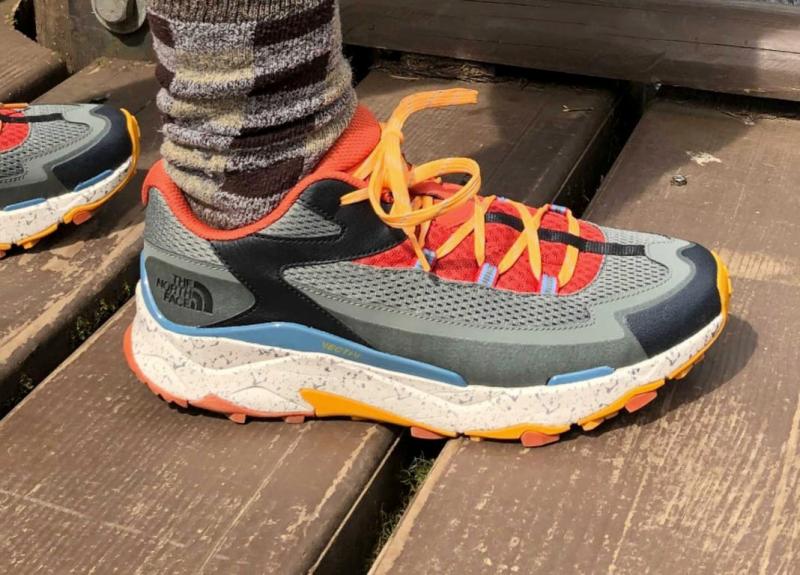 side profile of shoe on bridge