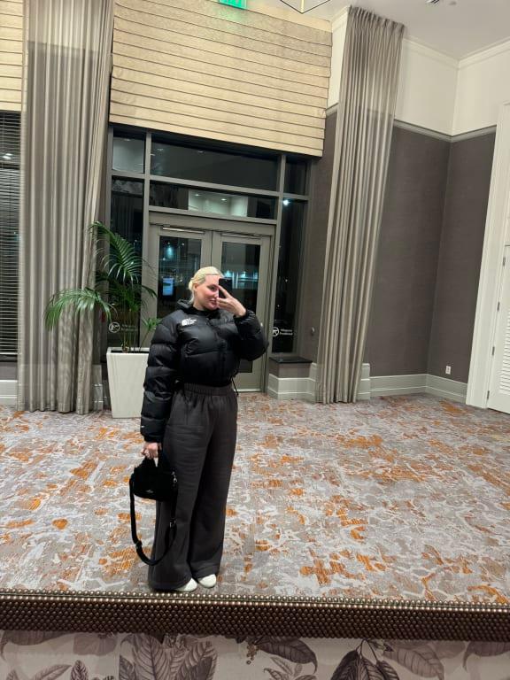 Review Thumbnail Image 0 379640794