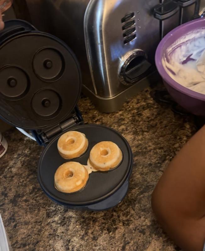 MyMini Personal Electric Bundt Cake Maker — Nostalgia Products