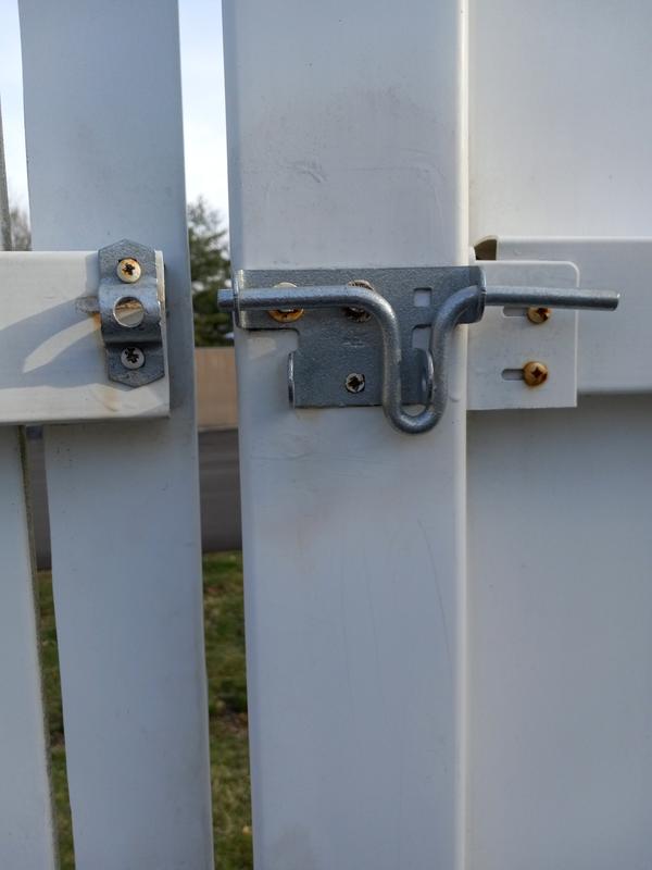 Sliding lock on gate