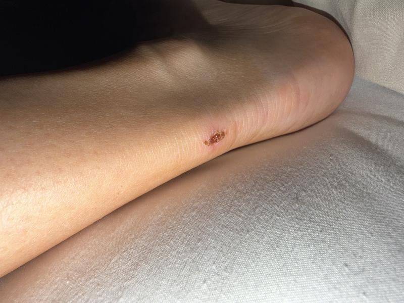 Customer photo for "Narrow is not narrow and seams cut"