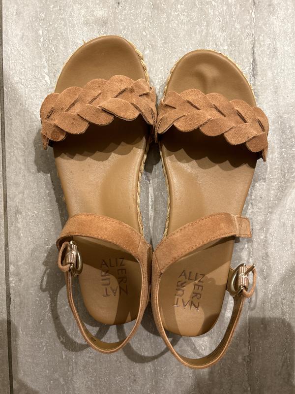 Comfy but bubble has formed only after handful of times wear