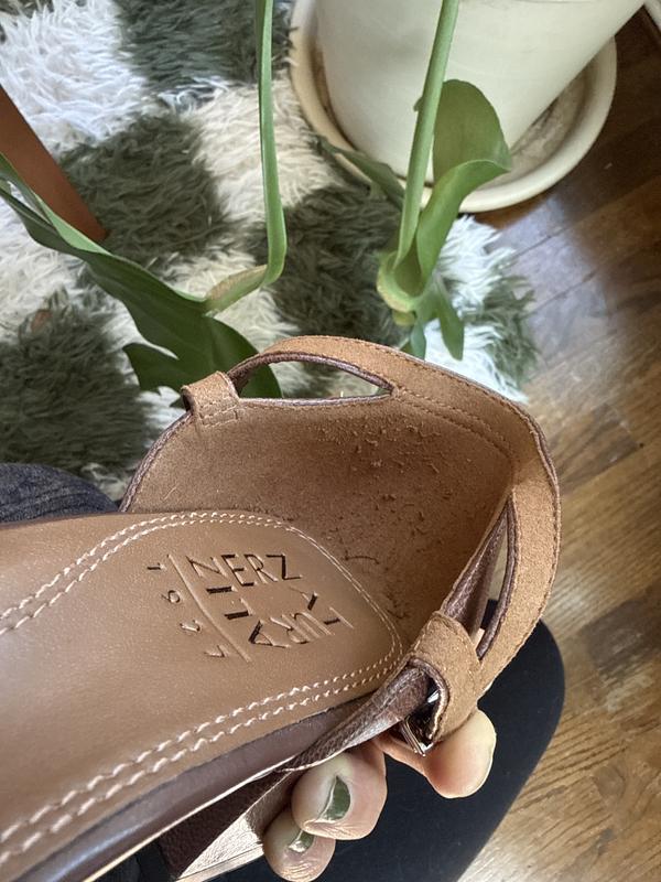 Review Thumbnail Image 1 384044370