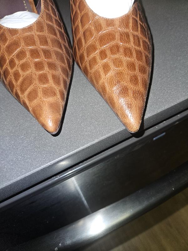 Customer photo for "Cute and comfortable if not damaged"