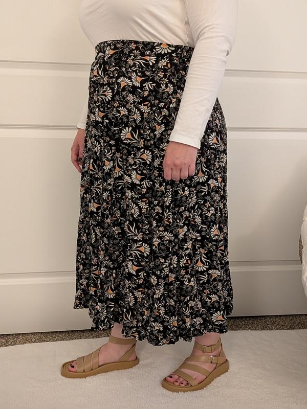 Customer photo for "Comfortable but expensive and look kind of cheap"